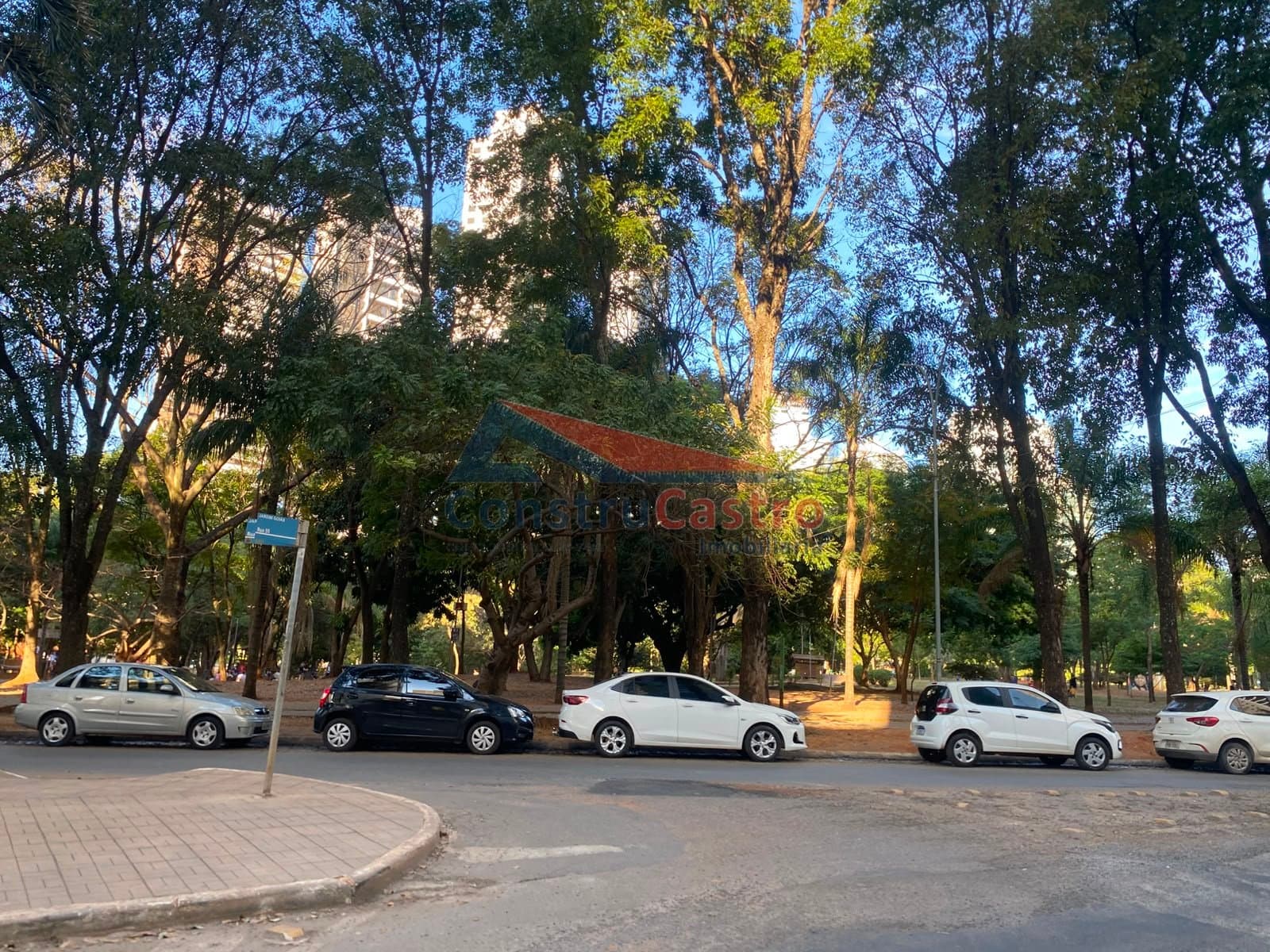 Apartamento de 3 Quartos para Alugar, Jardim Goias: foto 2